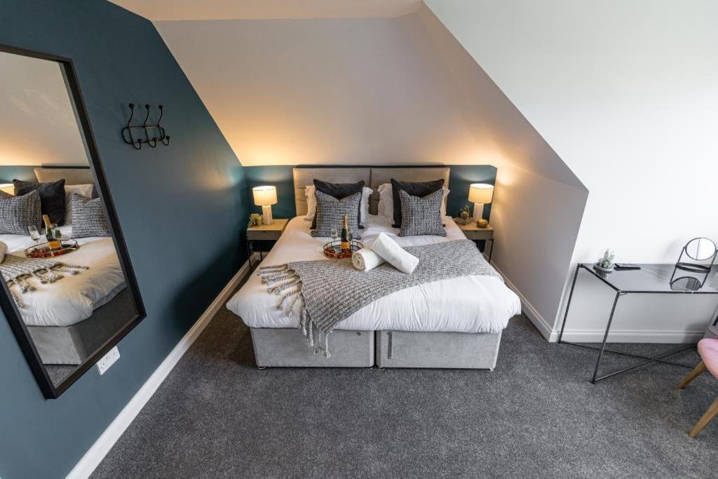 Bournecoast - Stylish Flat With Balcony - Sea Views - 10 Min Walk To Beach - Parking - Wifi - Fm8407 Bournemouth Eksteriør bilde