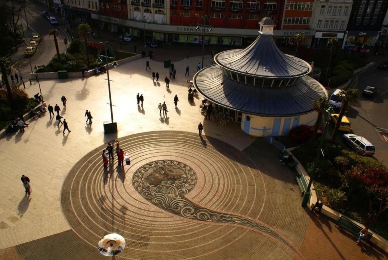 Bournecoast - Stylish Flat With Balcony - Sea Views - 10 Min Walk To Beach - Parking - Wifi - Fm8407 Bournemouth Eksteriør bilde