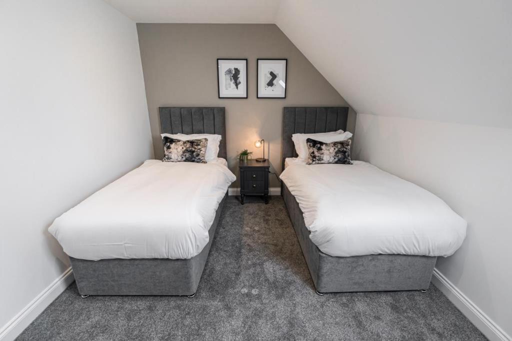 Bournecoast - Stylish Flat With Balcony - Sea Views - 10 Min Walk To Beach - Parking - Wifi - Fm8407 Bournemouth Eksteriør bilde